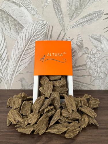 Klementan Altura blue oud enhanced