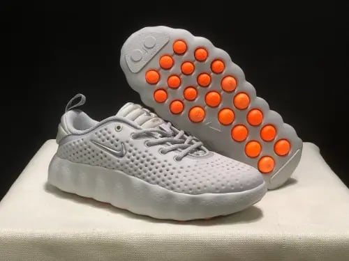 Nike Mind 002