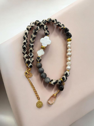 قلادة من العقيق المنقط (عقيق التيبت) مع حجر الاوني...