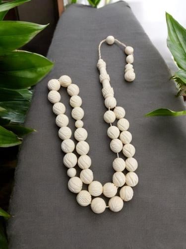 سبحة انتيك من عظم الجمل المقوش.