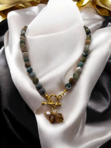 قلادة مميزة من حجر العقيق الهندي، سيد الأحجار بقطع...