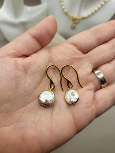 طقم فاخر ومميز من اللؤلؤ الطبيعي الفاخر، مقاس 10مم...