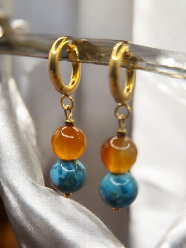 طقم جميل ومميز وملائم لفصل الصيف من العقيق الكارني...