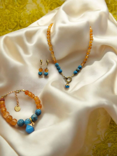 طقم جميل ومميز وملائم لفصل الصيف من العقيق الكارني...