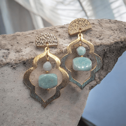 طقم جميل مطلي من ٣ قطع من حجر الامازونايت الطبيعي...