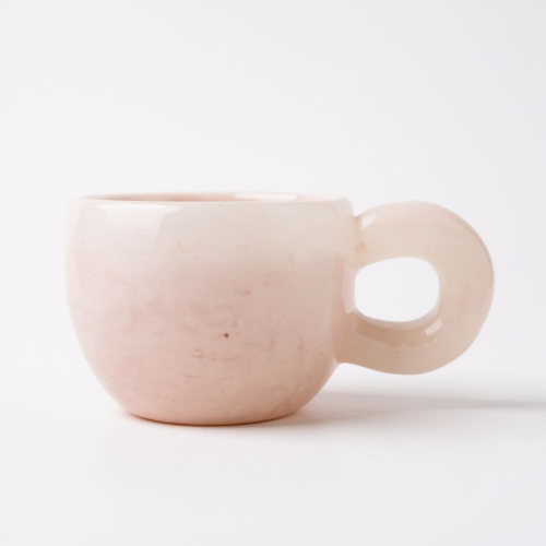 كوب حجري من الروزكوارتز، انقر هنا لقراءة فوائده