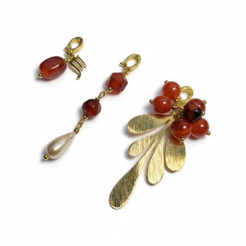 طقم من ٣ شارمز مطلية قابلة للفك والتركيب بكل سهولة...