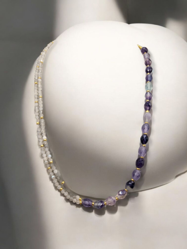 قلادة ناعمة وراقية من حجر الفلوريت الجميل وحجر الط...