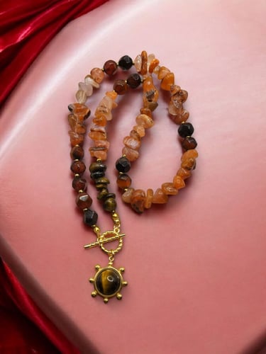 قلادة جميلة من حجر العقيق، سيد الأحجار وكسرات من ح...