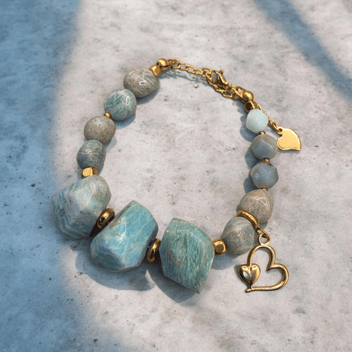 طقم جميل مطلي من ٣ قطع من حجر الامازونايت الطبيعي...