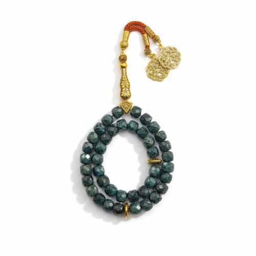 سبحة مميزة وراقية ٣٣ حجرة من حجر البيدوليت الاخضر...