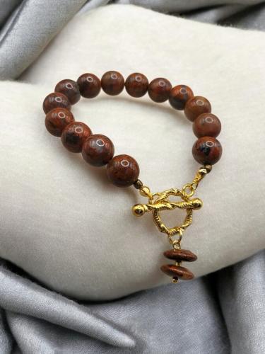 اسورة من حجر اليشم ( red jasper )