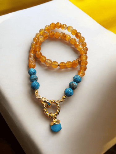 طقم جميل ومميز وملائم لفصل الصيف من العقيق الكارني...