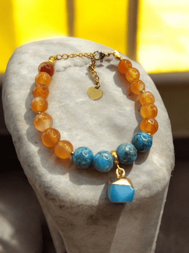 طقم جميل ومميز وملائم لفصل الصيف من العقيق الكارني...