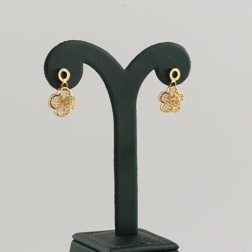 طقم ذهب بتصميم وردة مزخرفة - عيار 21