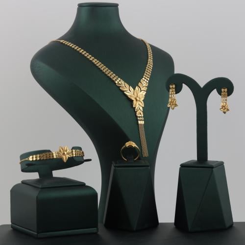 طقم ذهب بيضاوي وردة مطفية - عيار 21