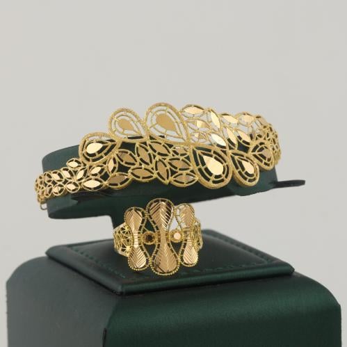 اسوارة وخاتم ذهب بنقش جميل مميز - عيار 21