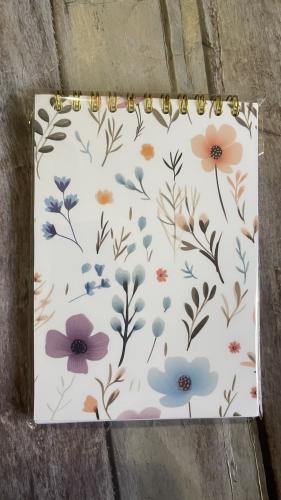 نوت صغير ابيض ورود