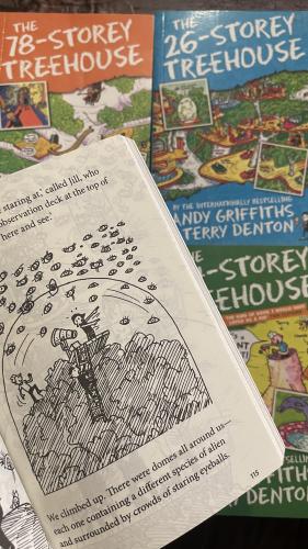 مجموعة السعادة ١ (٤ كتب بيت الشجرة)