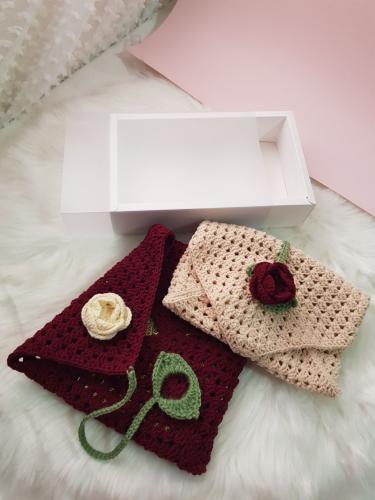 غطاء مصحف كروشيه مزين بالورد