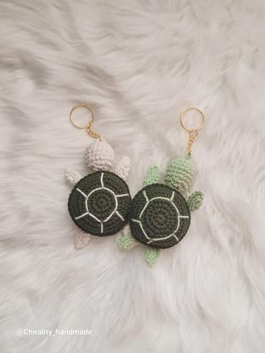 ميدالية سلحفاه كروشيه ميني