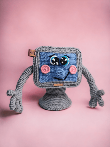 كمبيوتر مع باقة ورد