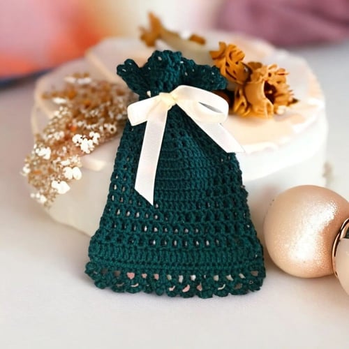 كيس شنطة دانتيل قلب للمكياج