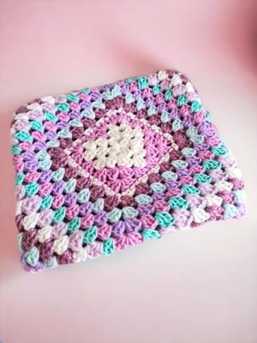 غطاء للمصحف على شكل ظرف