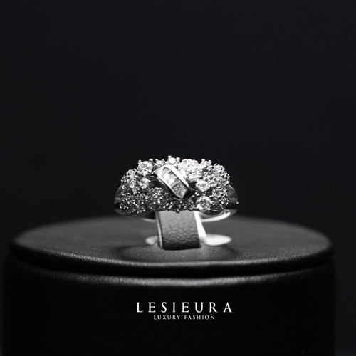 طقم اكسسوار كارلسون الفاخر بدقة الألماس