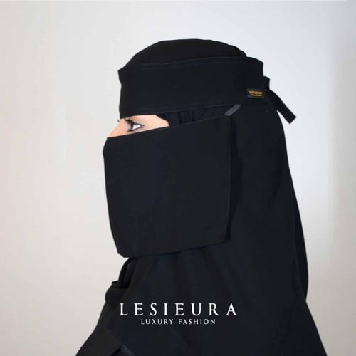 نقاب ربع بشريط طويل