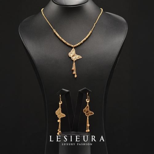 Orles set with gold detail