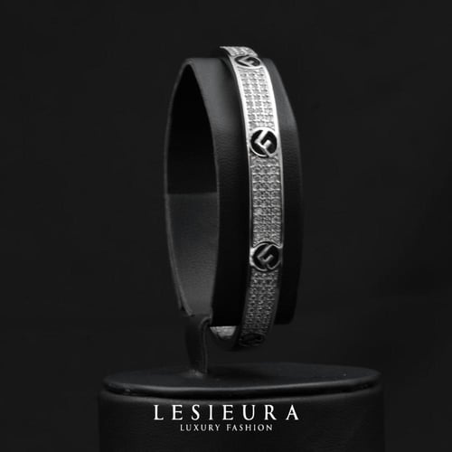 طقم فنديرلا الأنيق