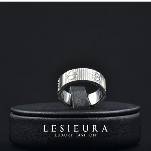 طقم اكسسوار سيليستيا الفضي بتصميم كارتييه