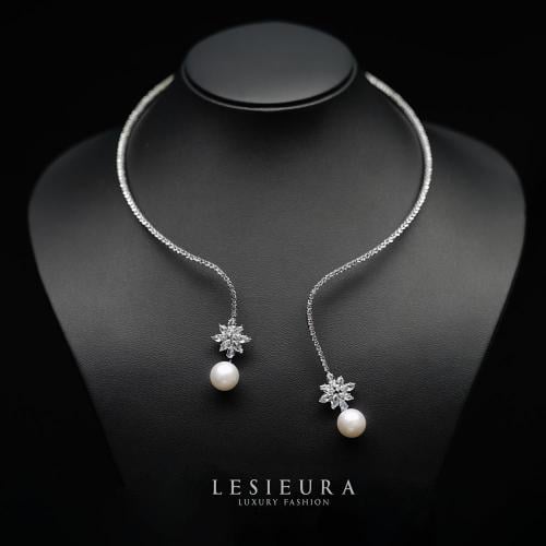 سلسال نسائي ناعم ولامع وانيق مع حبات اللؤلؤ الفاخر...