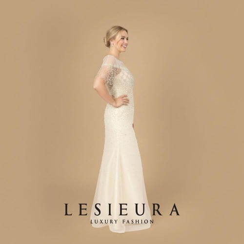 فستان سهرة بيج بتطريز فاخر