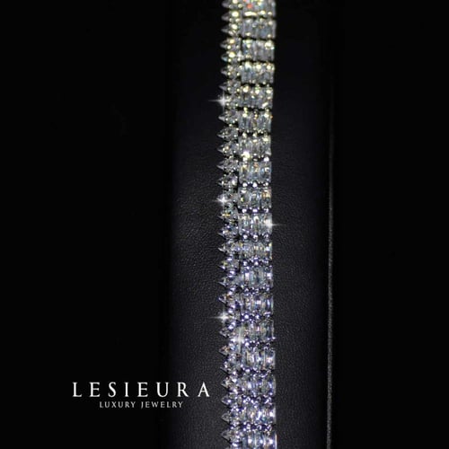 طقم اكسسوار مونيكا بيلوتشي بدقة ولمعة الألماس