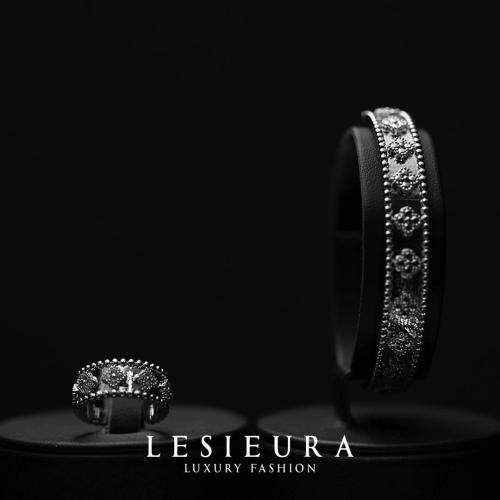 طقم فلاورد اسوره وخاتم شبيه فان كليف