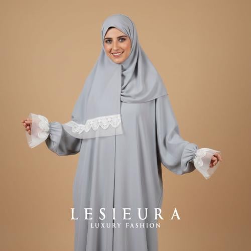 شرشف صلاه رمادي فاتح مع الابيض