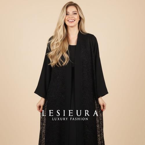 عباية سوداء مع قطعة علوية من الدانتيل