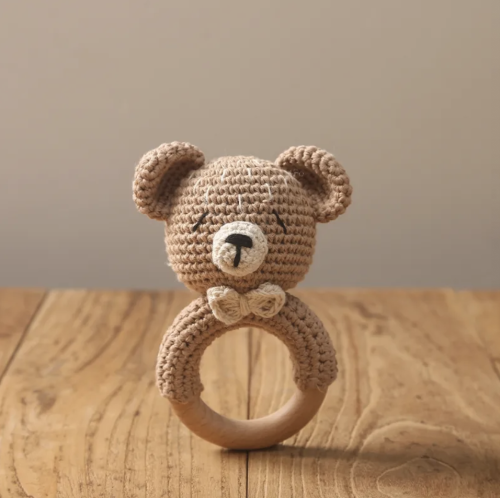 عضاضة أطفال مصنوعة يدوياً على شكل دب بني