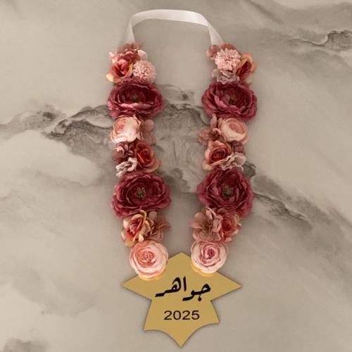 عقد ورد صناعي