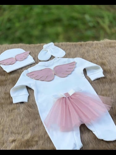 طقم مواليد بأجنحة مع ذيل تل