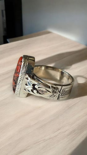 خاتم بحجر المرجان