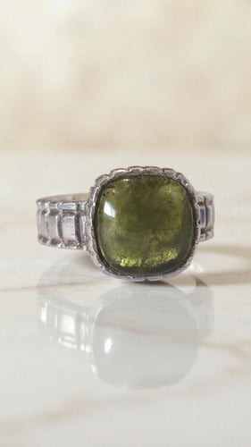 خاتم بحجر التورمالين