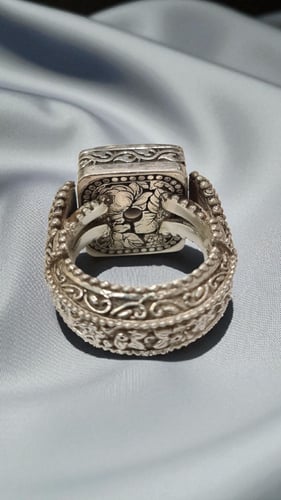 خاتم عقيق مصور