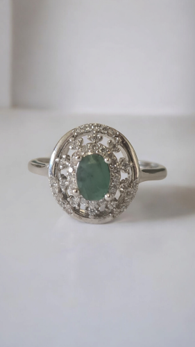 خاتم بحجر الزمرد