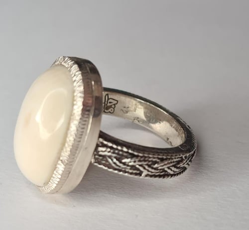 خاتم عاج الفيل