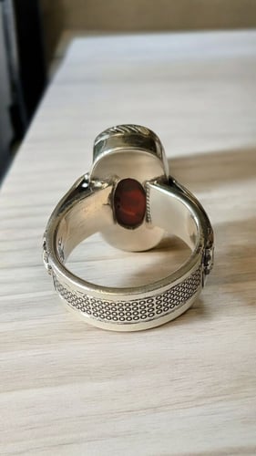 خاتم بحجر المرجان