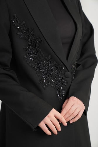 بلاك دانتيل