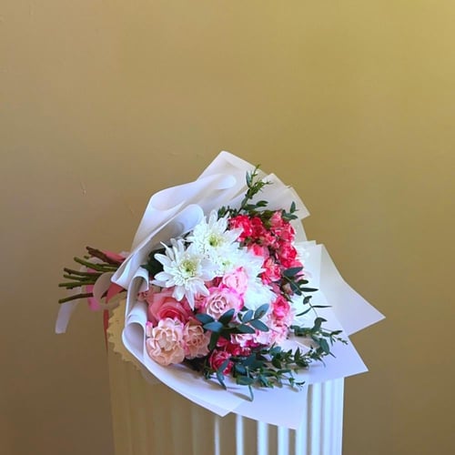 باقة الورد الراقيه